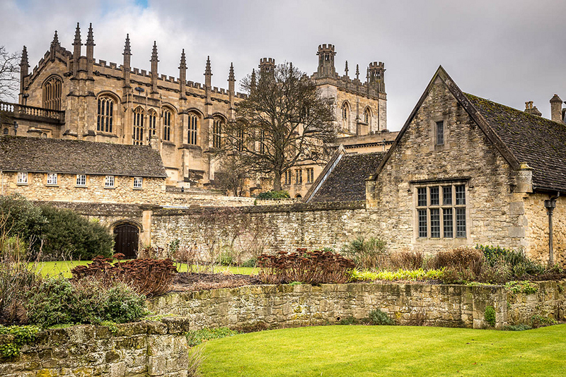 Oxford sights. Крайст-Черч Оксфорд. Колледж Крайст-чёрч в Оксфорде. Колледж Крайст Черч Оксфорд Крайстчерч. Крайстчерча. Это колледж в Оксфордском университете..